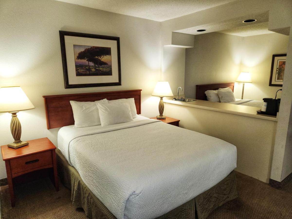 La Quinta By Wyndham Appleton College Avenue Hotel Exterior photo