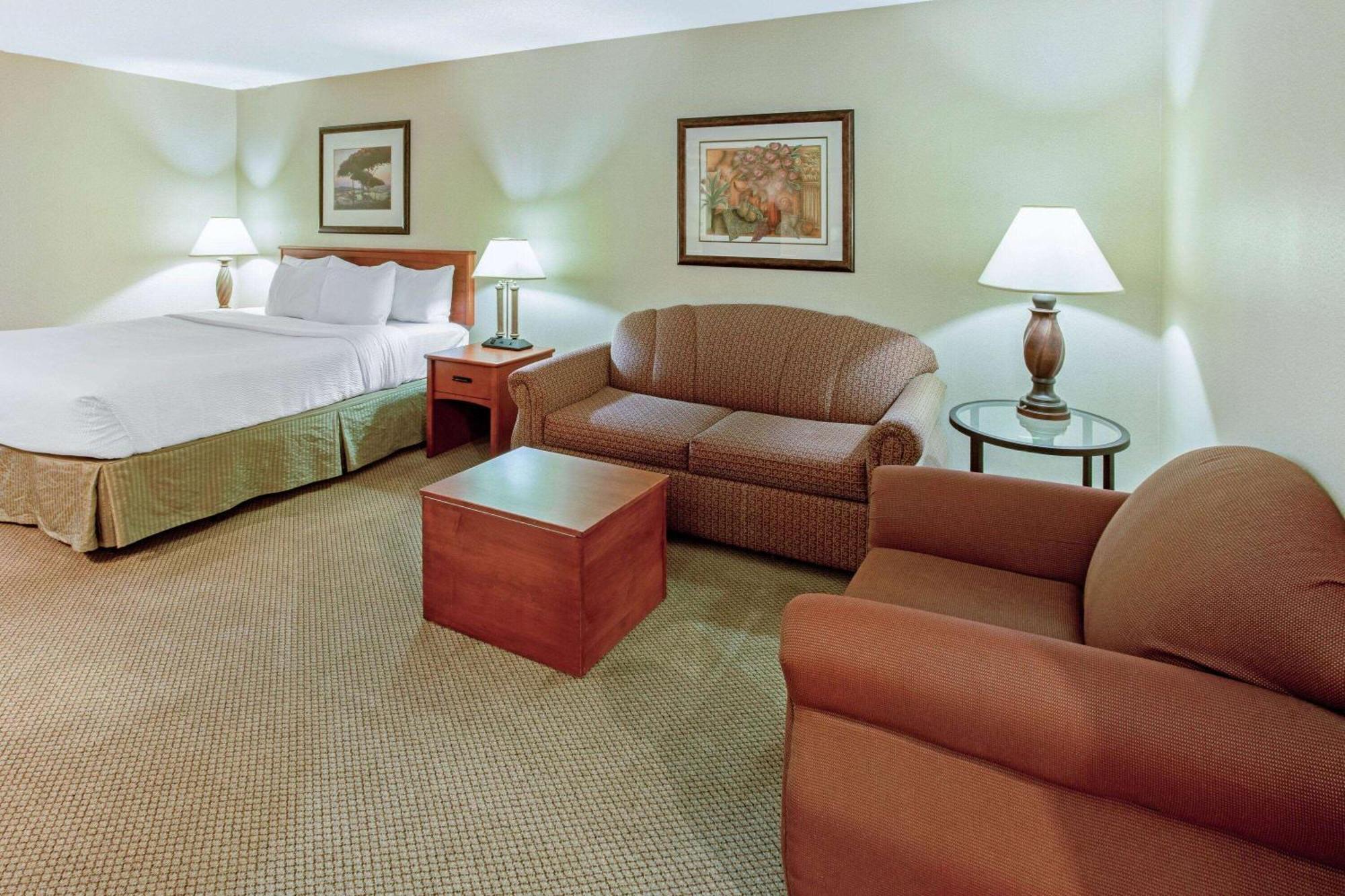 La Quinta By Wyndham Appleton College Avenue Hotel Exterior photo